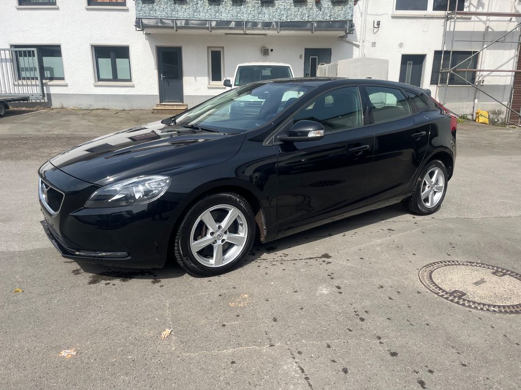 Volvo V40 D3 - Tüv neu, Zahnriemen & Inspektion neu