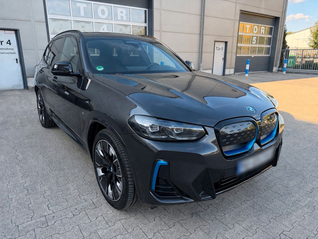 Bild des Angebotes BMW iX3 IMPRESSIVE M SPORT AHK NAVI HUD PANO LED DAB