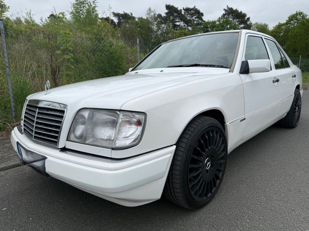 Bild des Angebotes Mercedes-Benz W124 E320/Sportline/Leder/Schiebedach/Automatik