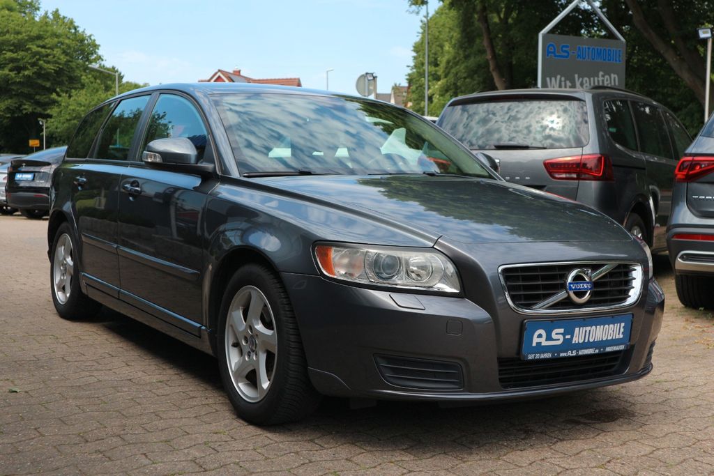 Bild des Angebotes Volvo V50 Kombi D2 Kinetic *1.HAND/XENON/SHZ/AHK*