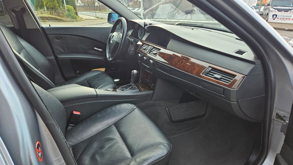 Bild des Angebotes BMW 530d A -