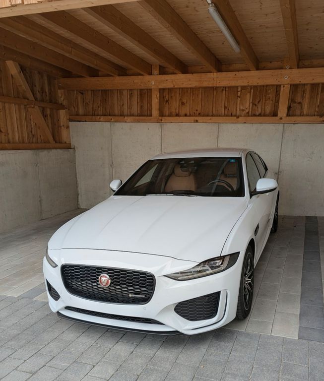 Bild des Angebotes Jaguar XE D180 R-DYNAMIC S AWD R-DYNAMIC S