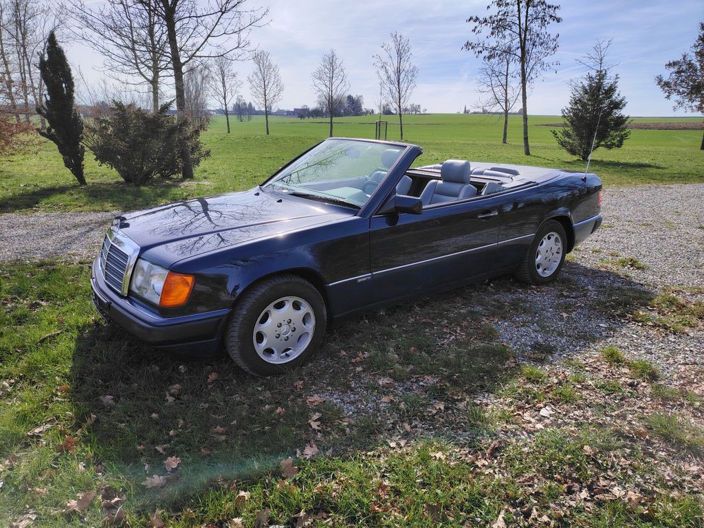 Bild des Angebotes Mercedes-Benz CE 300 / 120.000km gepflegt