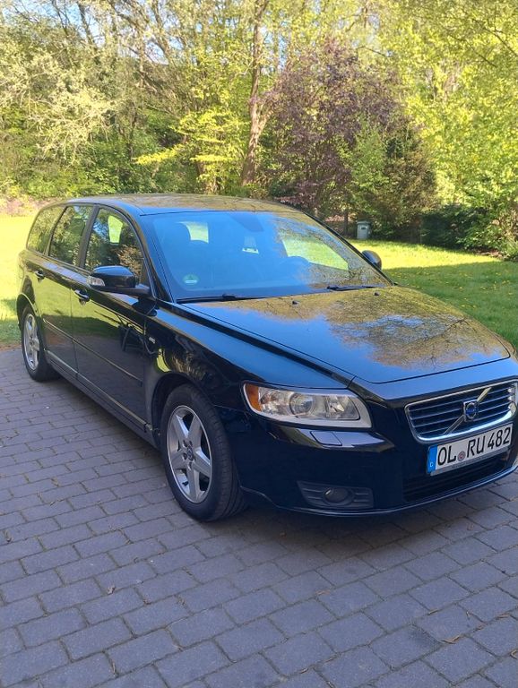 Bild des Angebotes Volvo V50 1.6D Summum Summum