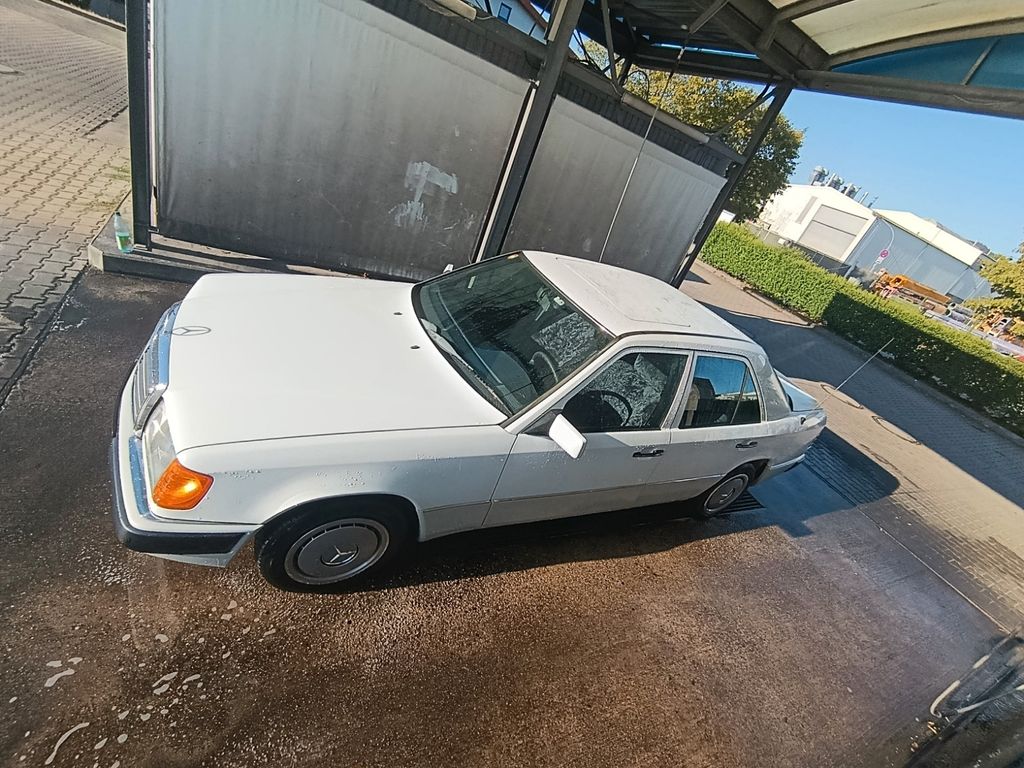 Mercedes-Benz 200