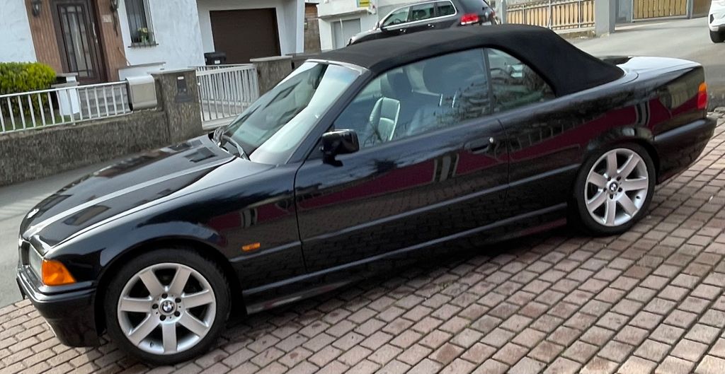 BMW 320i Cabrio 320i