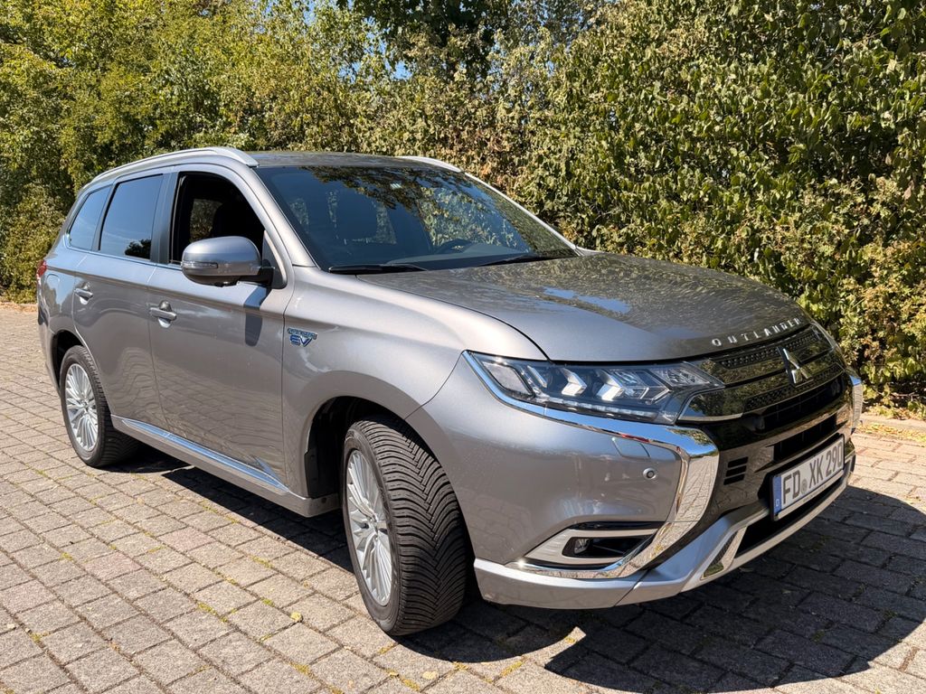 Bild des Angebotes Mitsubishi Outlander 2.4 MIVEC PLUG-IN HYBRID 4WD Plus ...