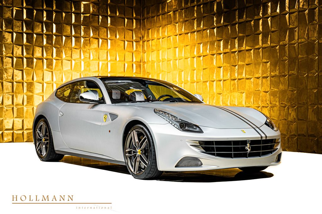 Bild des Angebotes Ferrari FF CARBON + PASSENGER DISPLAY + PANORAMA + LIFT
