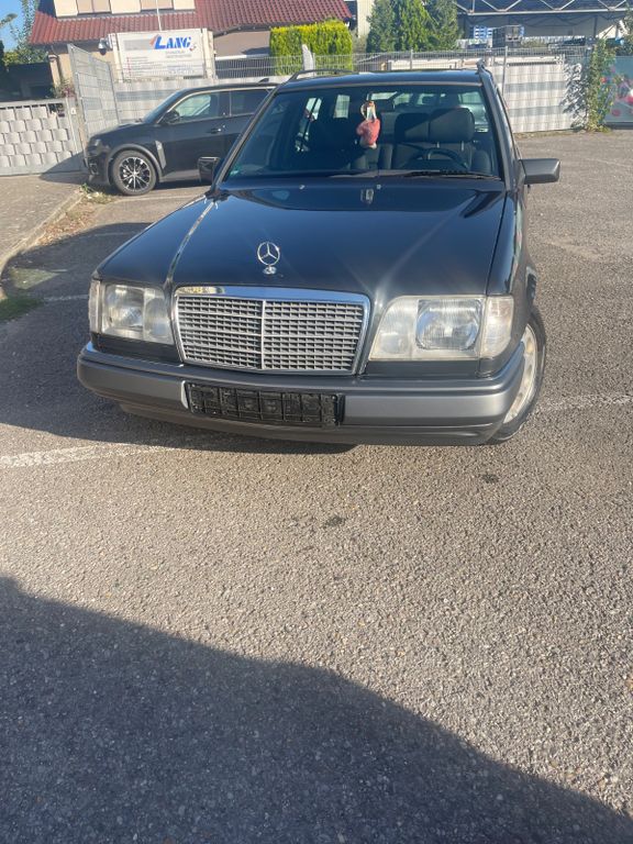 Bild des Angebotes Mercedes-Benz E 220 T
