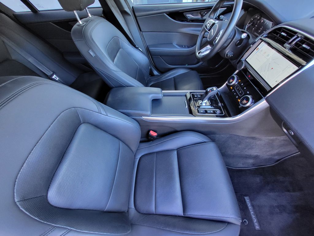 Bild des Angebotes Jaguar XE D 200 SE AWD *Black Pack*1.Hand*