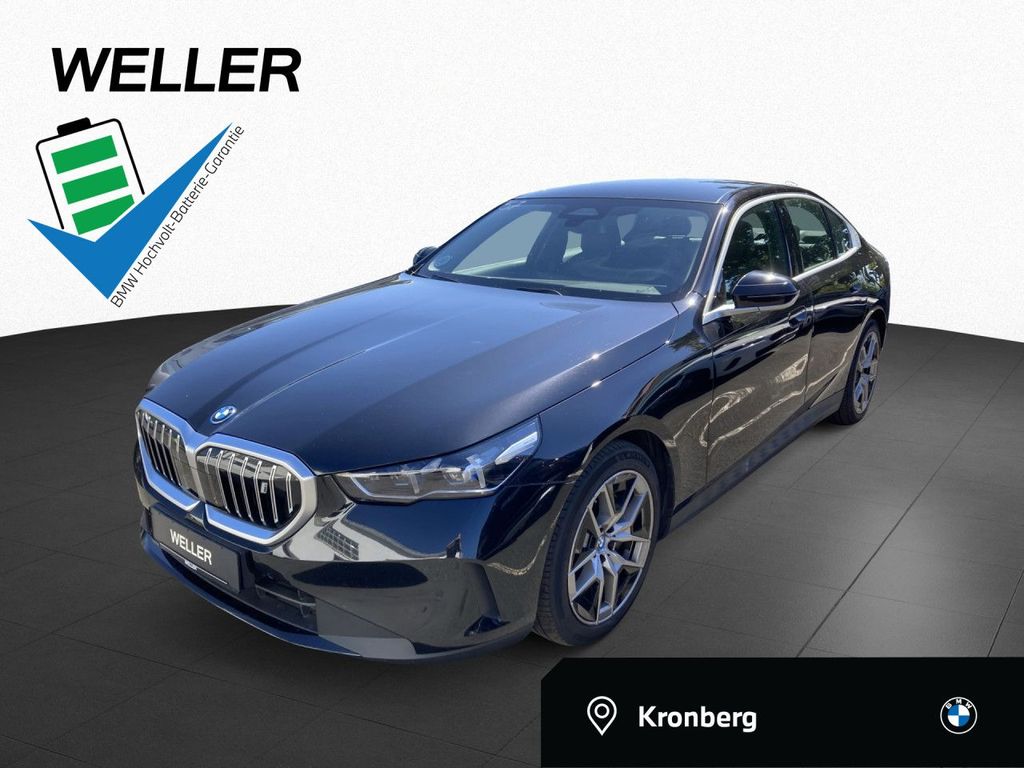 Bild des Angebotes BMW i5 eDrive40 Lim AdLED,Pano,Kamera,H/K,St+Go,19"