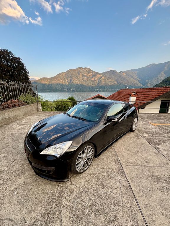 Hyundai Genesis 3.8 V6 Automatik -