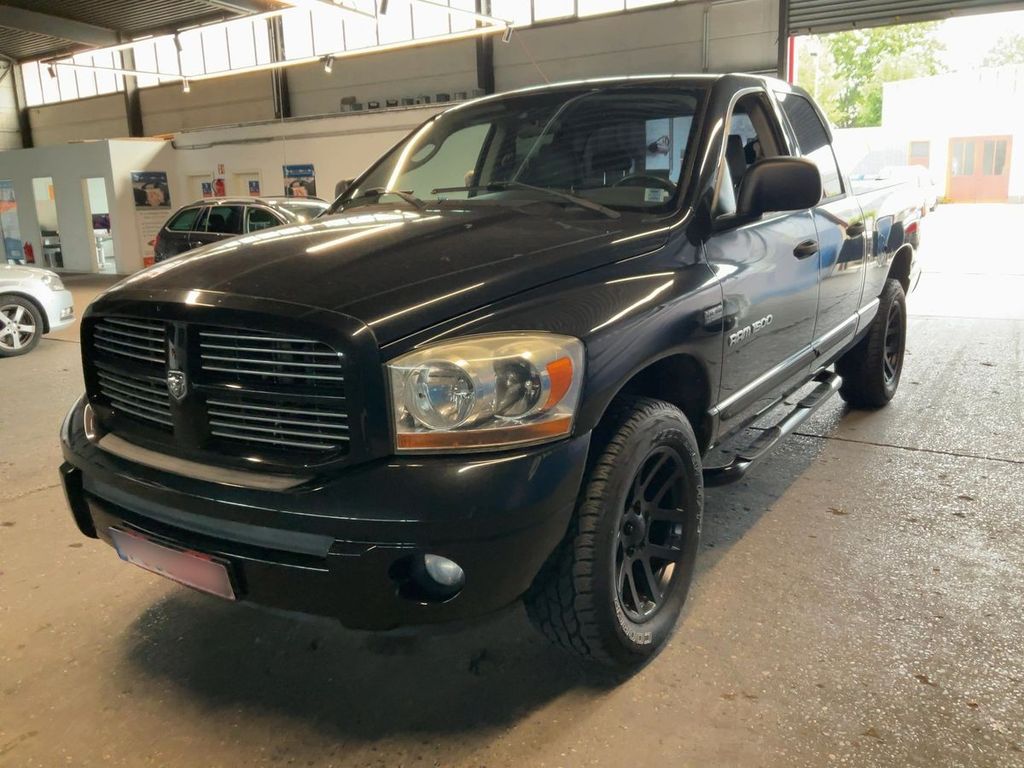 Bild des Angebotes Dodge RAM 1500 5.7 HEMI 4X4 +QUADCAB+AHK+SITZHZ+KLIMA+