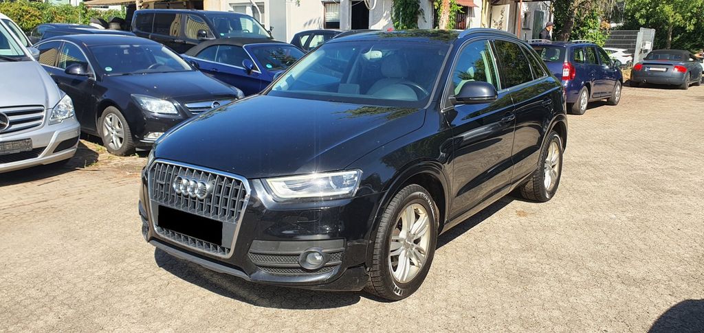 Audi Q3 2.0 TFSI quattro..Navi..Xenon..Leder..Klima..