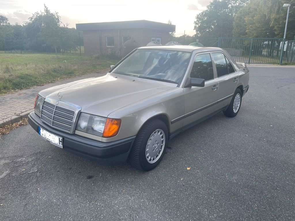 Mercedes-Benz E 230 W124