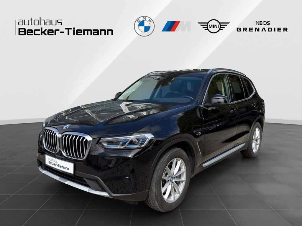 Bild des Angebotes BMW X3 xDrive30e 18" / DrivAss / AHK / HUD / HiFi /