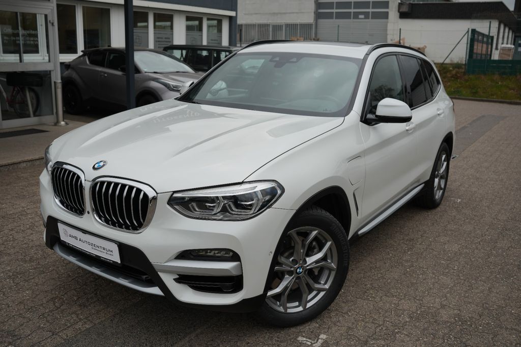 Bild des Angebotes BMW X3 xDrive30e Aut. xLine*LED*AHK*PANO*NAV*HEADUP*