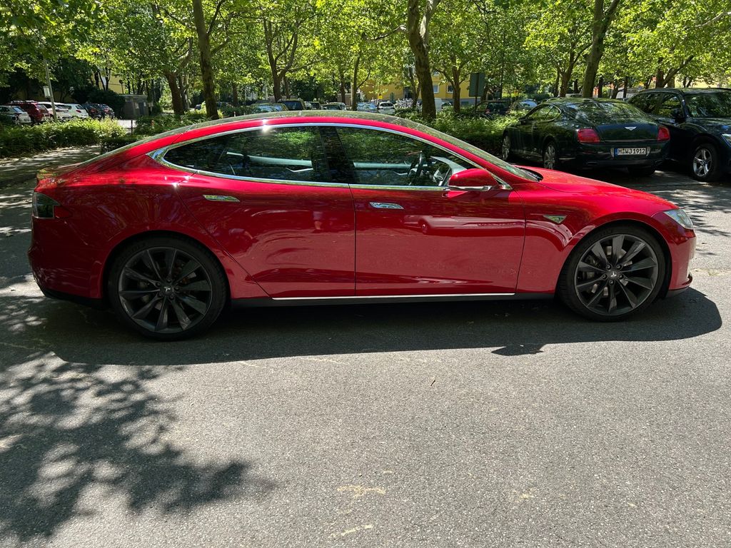 Tesla Model S 85 -keinen Free Supercharger !