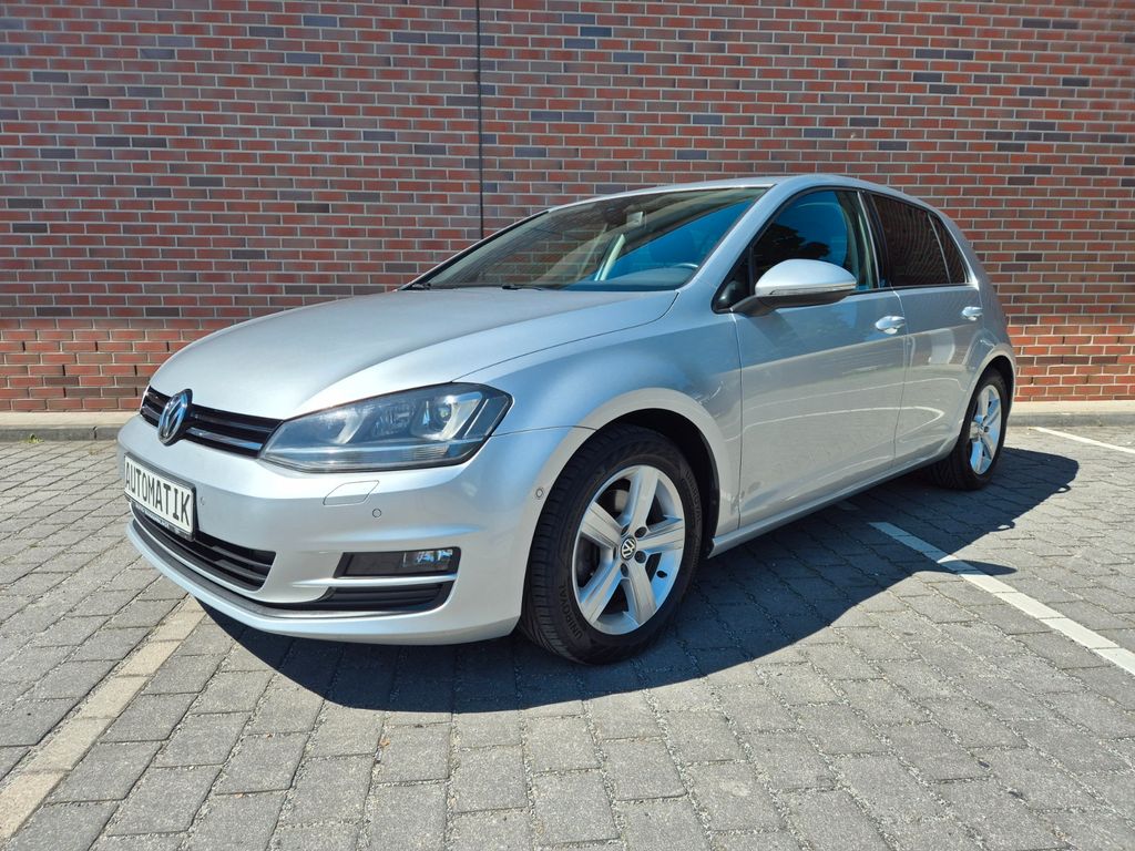 Bild des Angebotes Volkswagen Golf VII Lim. - AUTOMATIK - PARKPILOT - XENON -