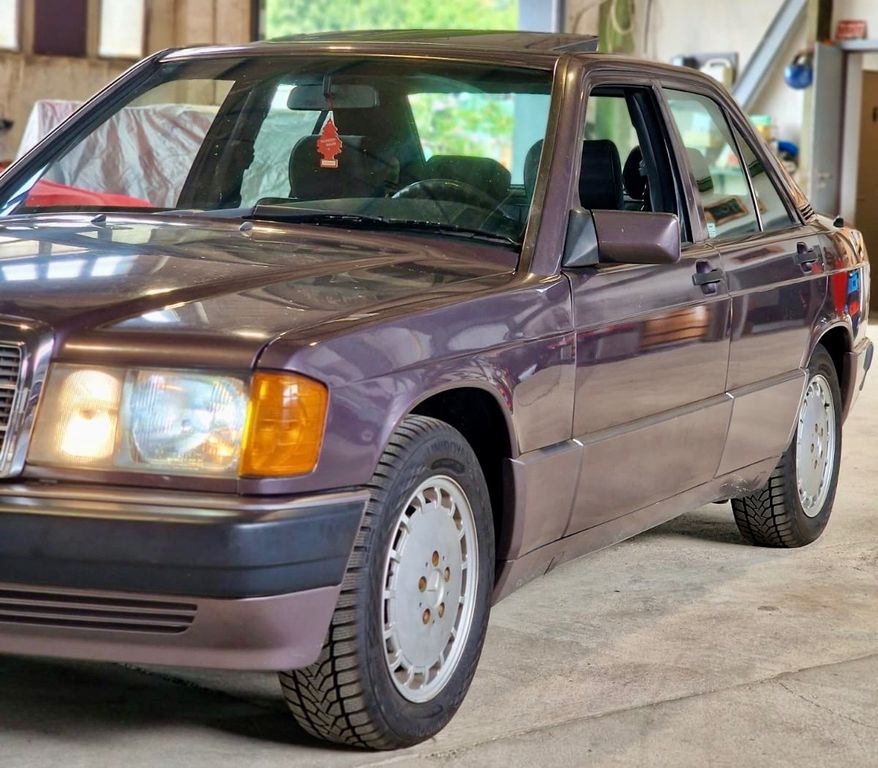 Bild des Angebotes Mercedes-Benz 190E 2.0 W201 Babybenz Top Zustand wenig km 2.Hd