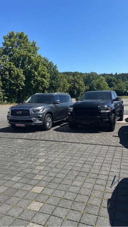 Infiniti QX80