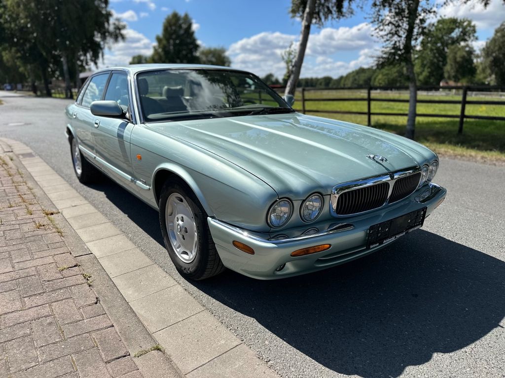 Bild des Angebotes Jaguar XJ8 - 4.0 V8 Executive Limousine