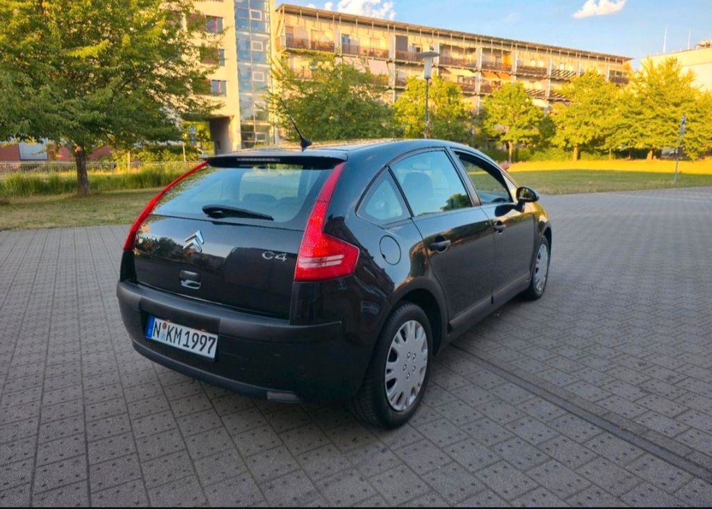 Bild des Angebotes Citroën C4 1.6 16V Confort Confort