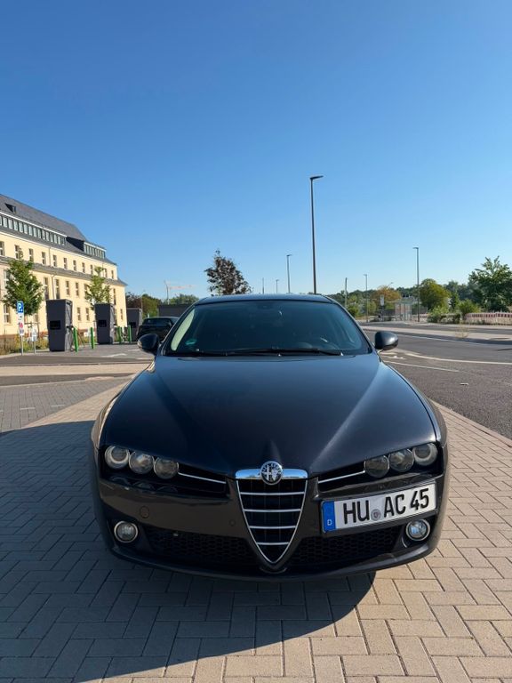 Bild des Angebotes Alfa Romeo 159 1.9 JTDM 16V Elegante Q-Tronic Elegante