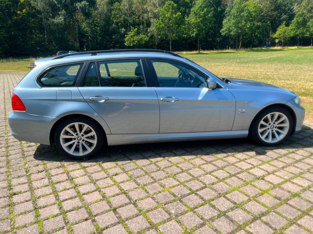 Bild des Angebotes BMW 325i xDrive Touring -