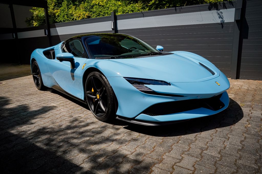 Bild des Angebotes Ferrari SF90 Spider/LIFT/Azzuro La Plata
