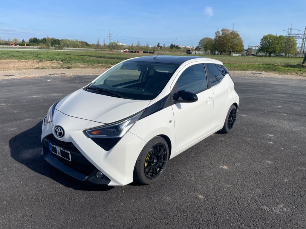 Bild des Angebotes Toyota Aygo (X) 1,0 ST Gewindefahrwerk OZ Felgen