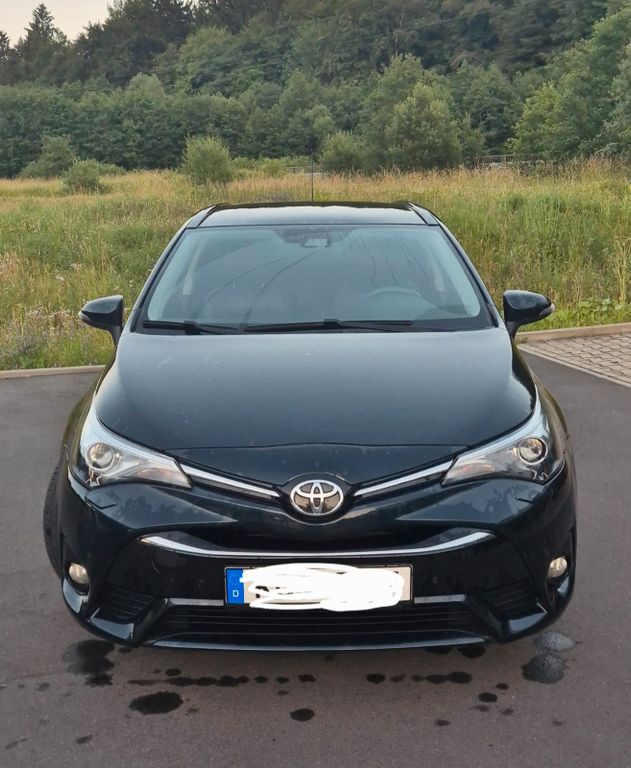 Bild des Angebotes Toyota Avensis 1,8-l-Valvem. Executive Touring Spor...
