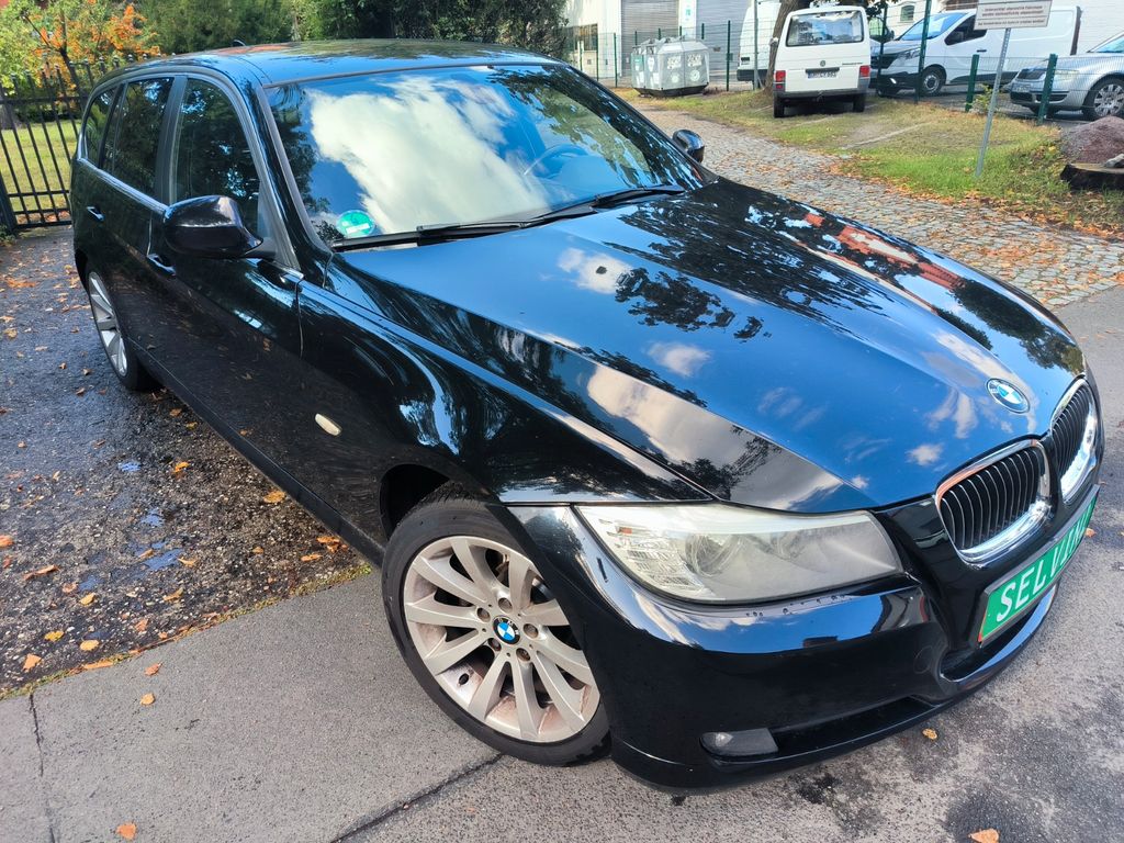 Bild des Angebotes BMW 330d Touring xDrive-Standheizung-Leder-