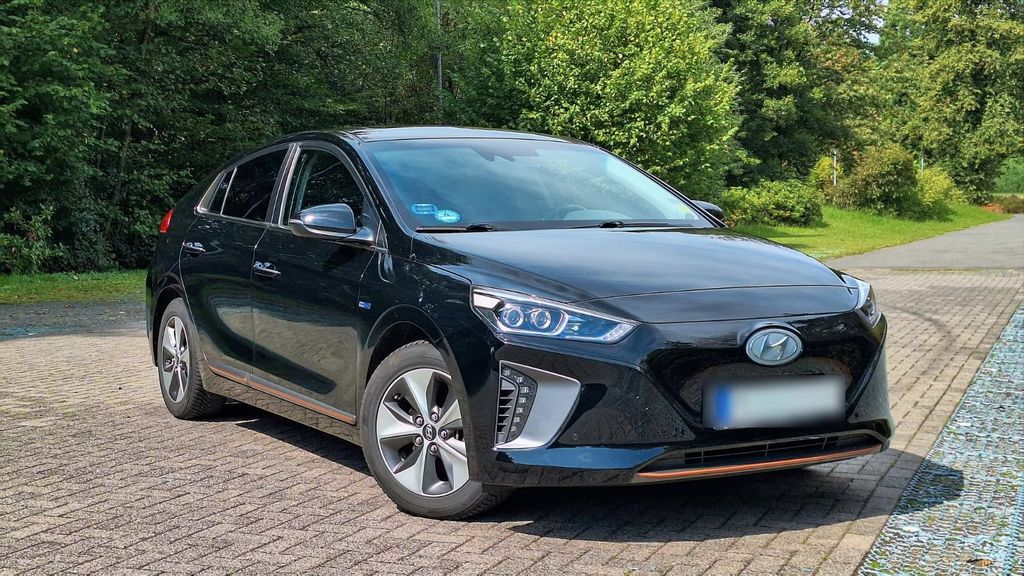 Hyundai IONIQ ELEKTRO Premium TÜV Allwetter Scheckheft