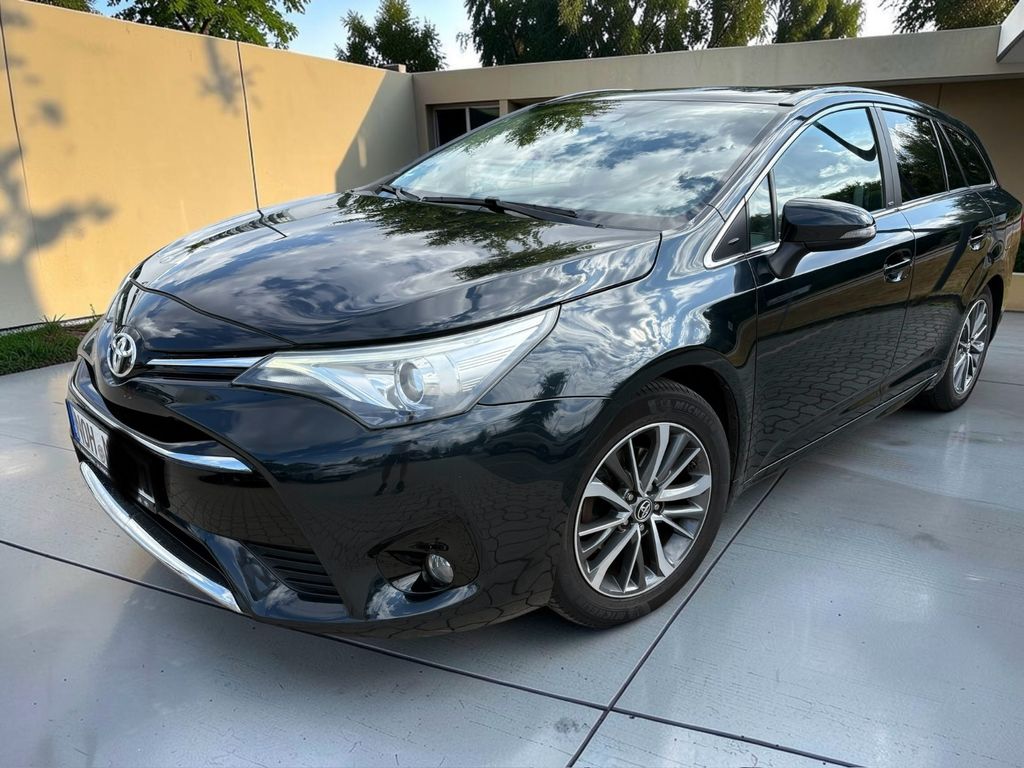 Toyota Avensis Touring Sports (T27) 1,6 Valvemat