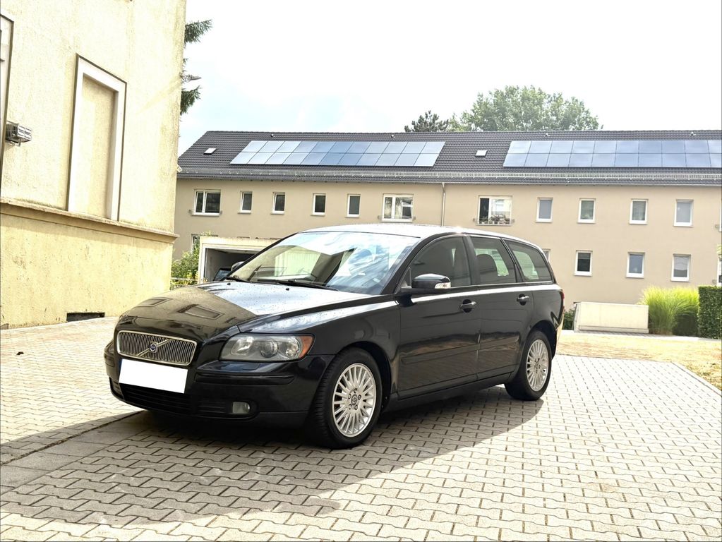 Bild des Angebotes Volvo V50 Kombi D5 Summum
