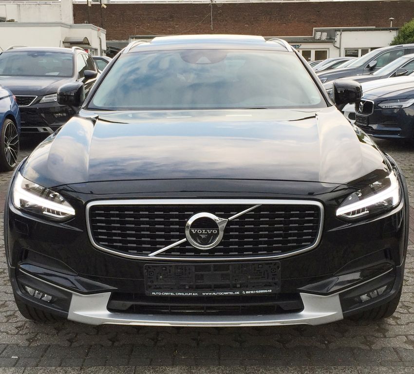 Bild des Angebotes Volvo V90 Cross Country-PANORAMADACH-NUR.EXPORT