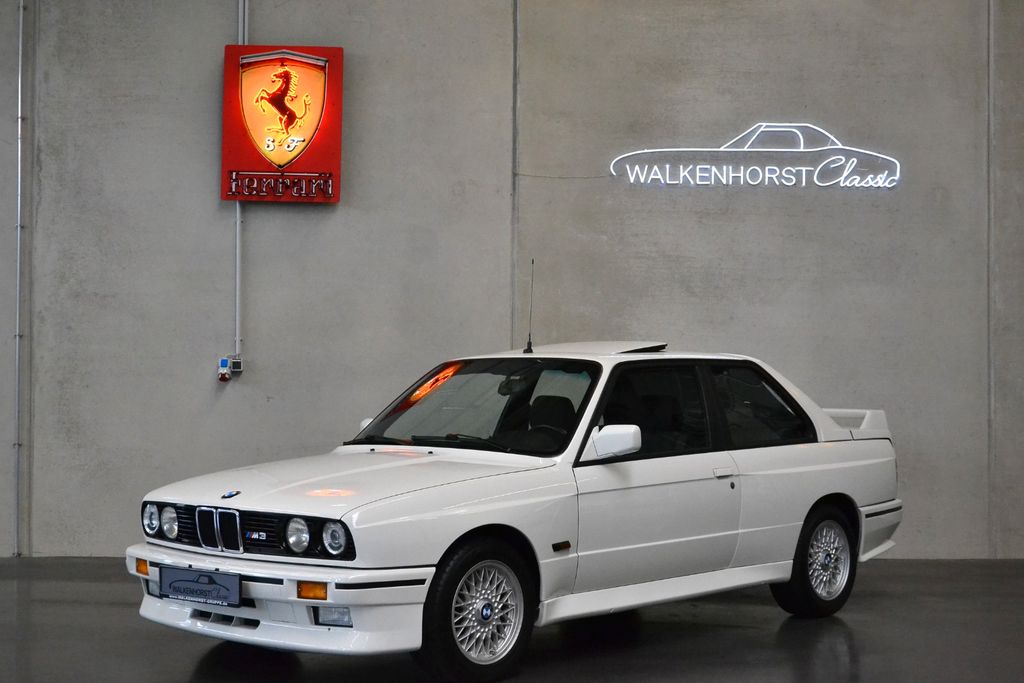 BMW M3 E30