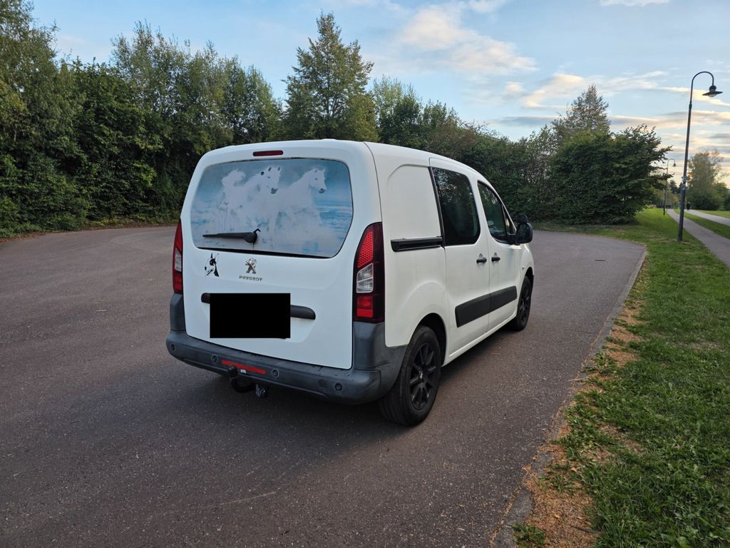Bild des Angebotes Peugeot Partner Tepee Allure HDI 115 1.6 Allure