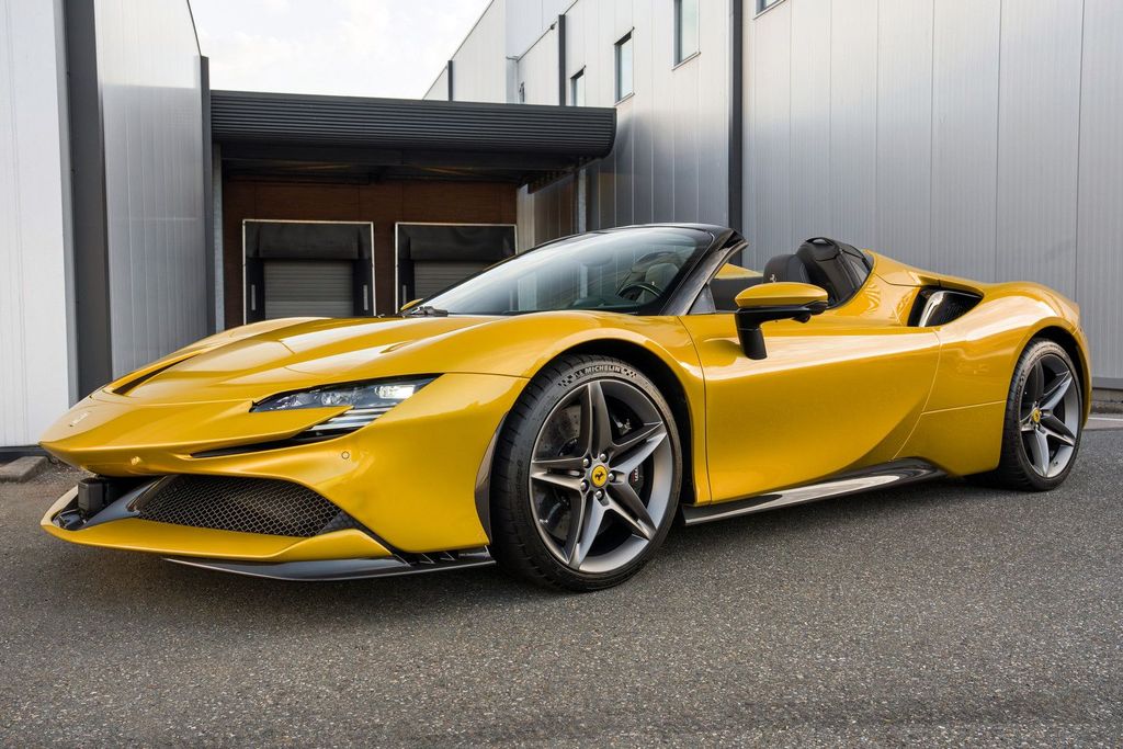 Bild des Angebotes Ferrari SF90 Spider - Giallo Montecarlo - Carbon - VAT