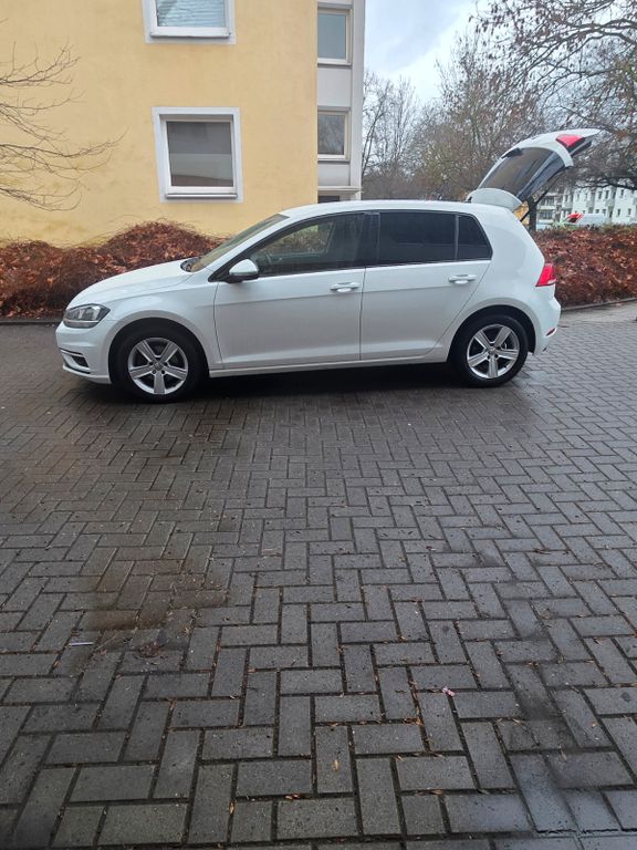 Bild des Angebotes Volkswagen Golf 1.6 TDI SCR Comfortline Comfortline