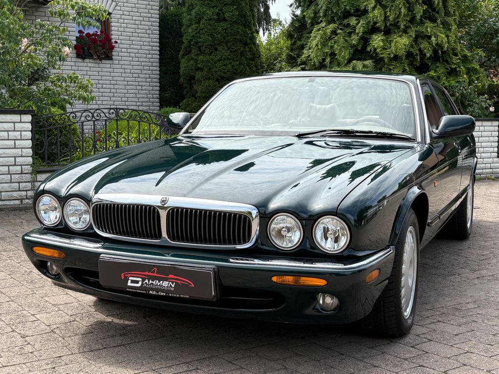 Bild des Angebotes Jaguar XJ8 EXECUTIVE 3.2/Sehr Gepflegt/1 Hand/Historie/
