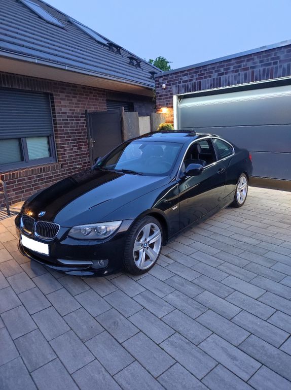 Bild des Angebotes BMW 330d Coupé Facelift - 6-Zylinder- technisch TOP