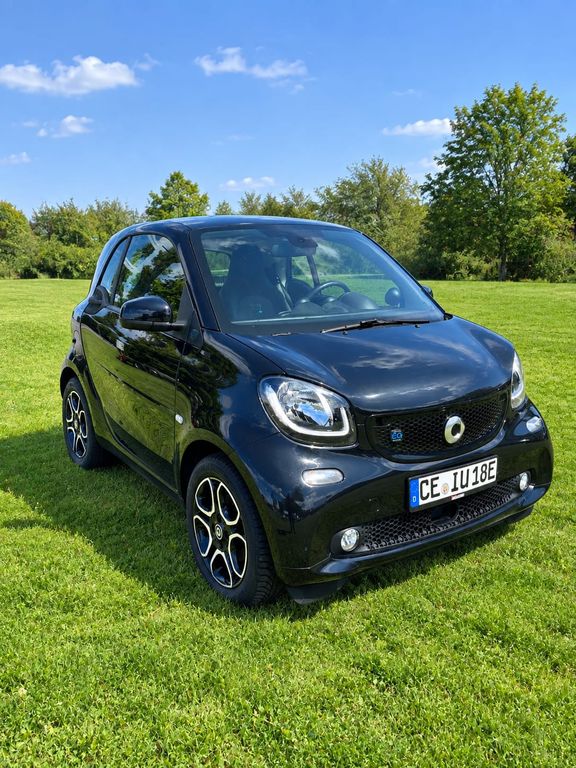 Bild des Angebotes Smart ForTwo coupé 60kW EQ -MB Scheckheftgepf. TÜV-NEU