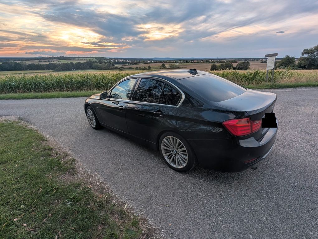 Bild des Angebotes BMW 320d xDrive Luxury Line - Limousine (F30)