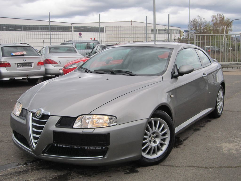 Alfa Romeo GT 2.0 16V JTS Distinctive TOP FAHREBREIT