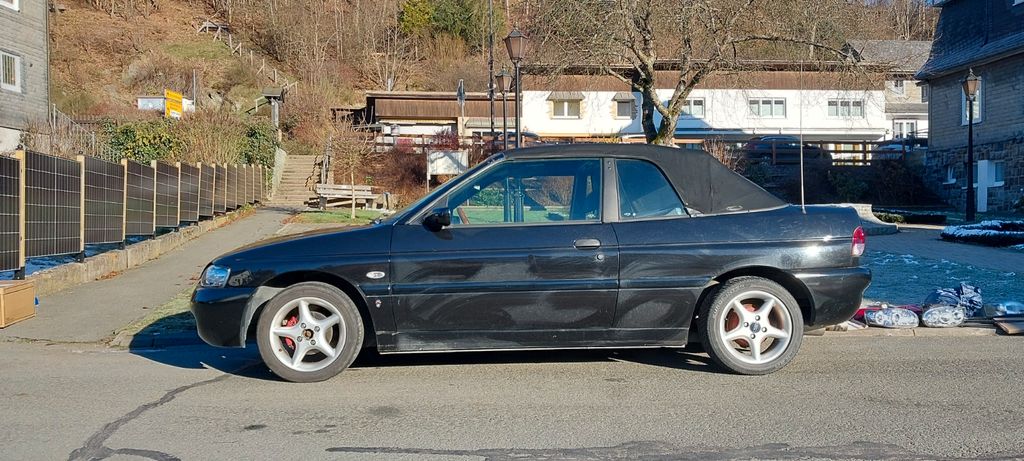 Ford Escort 1.6 Cabrio Ghia mit Extras