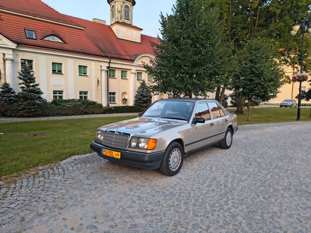Bild des Angebotes Mercedes-Benz 230, classic car with documented history