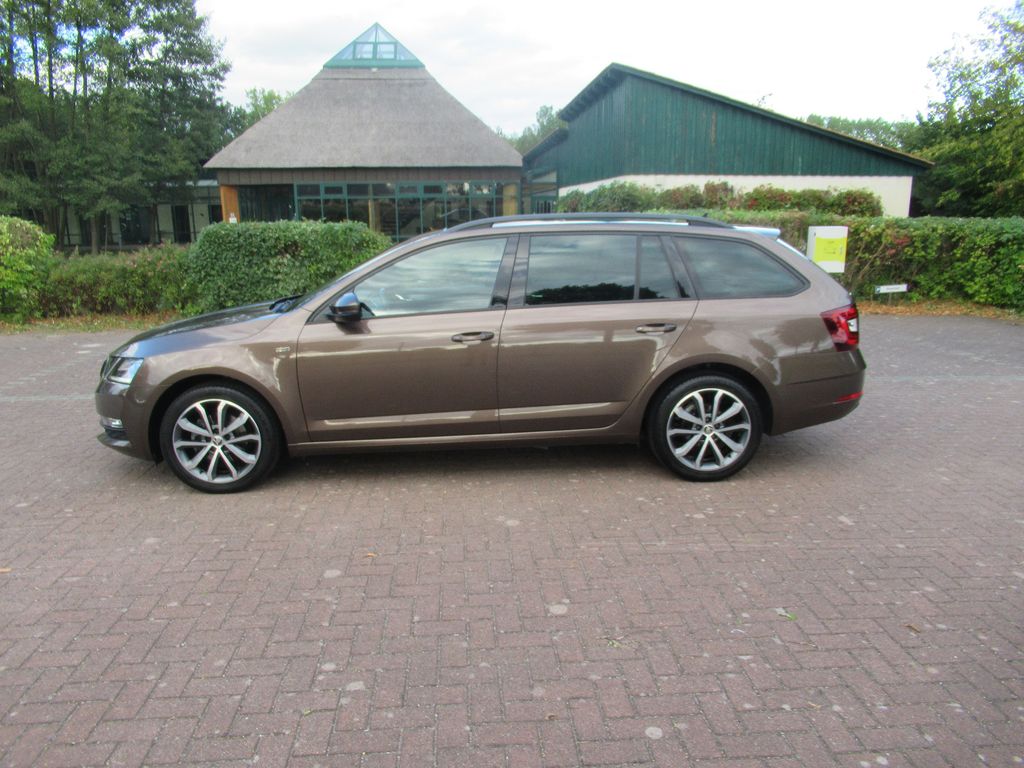 Bild des Angebotes Skoda Octavia Combi Soleil LED PDC KAMERA AHK PANO 17"