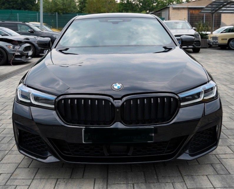 Bild des Angebotes BMW M550i xDrive Laser/Harman/SdHz/Sitzbelüftung/HUP
